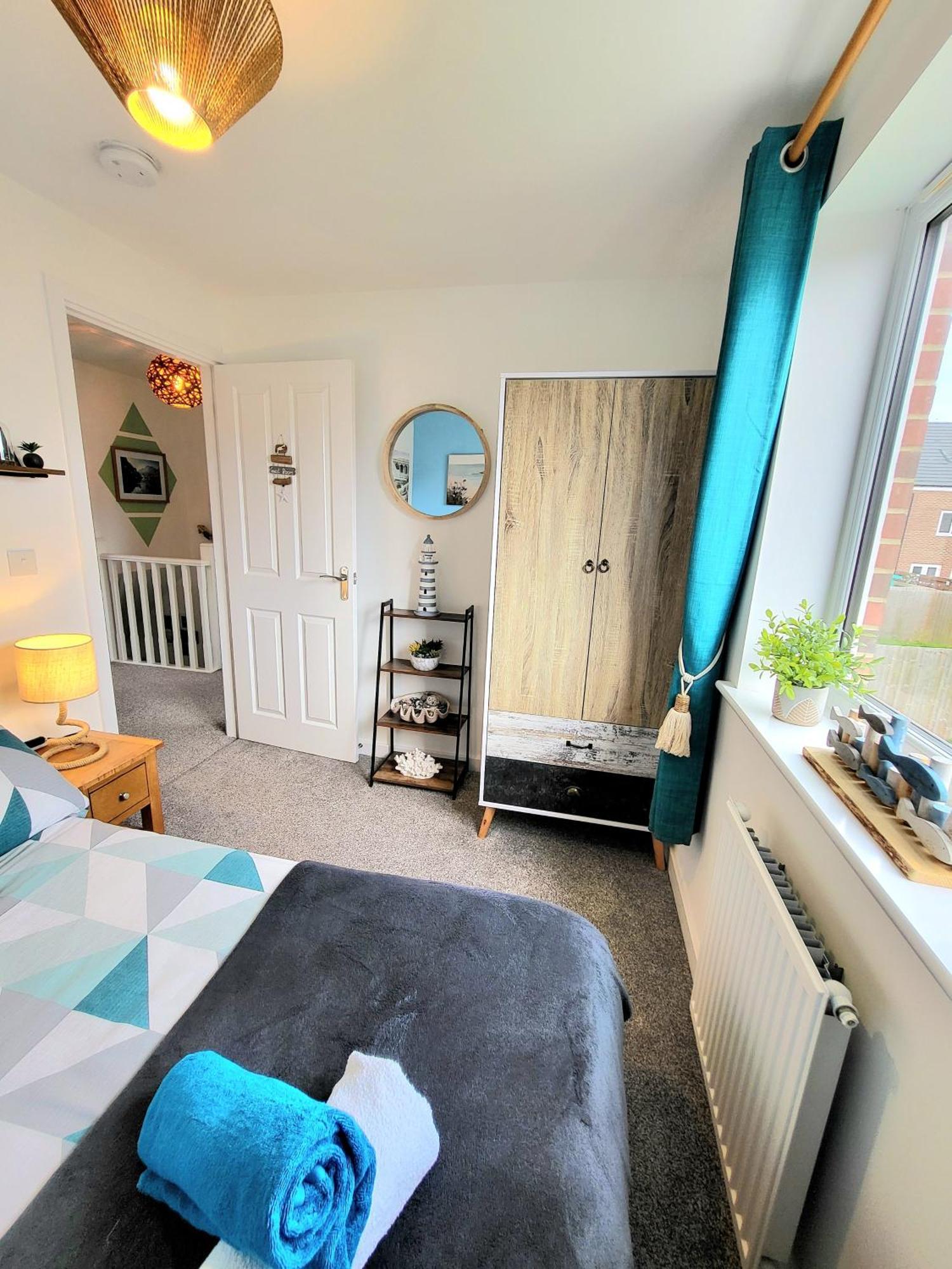 Seaside Beach Themed Home With Garden And Driveway Lytham St Annes Kültér fotó