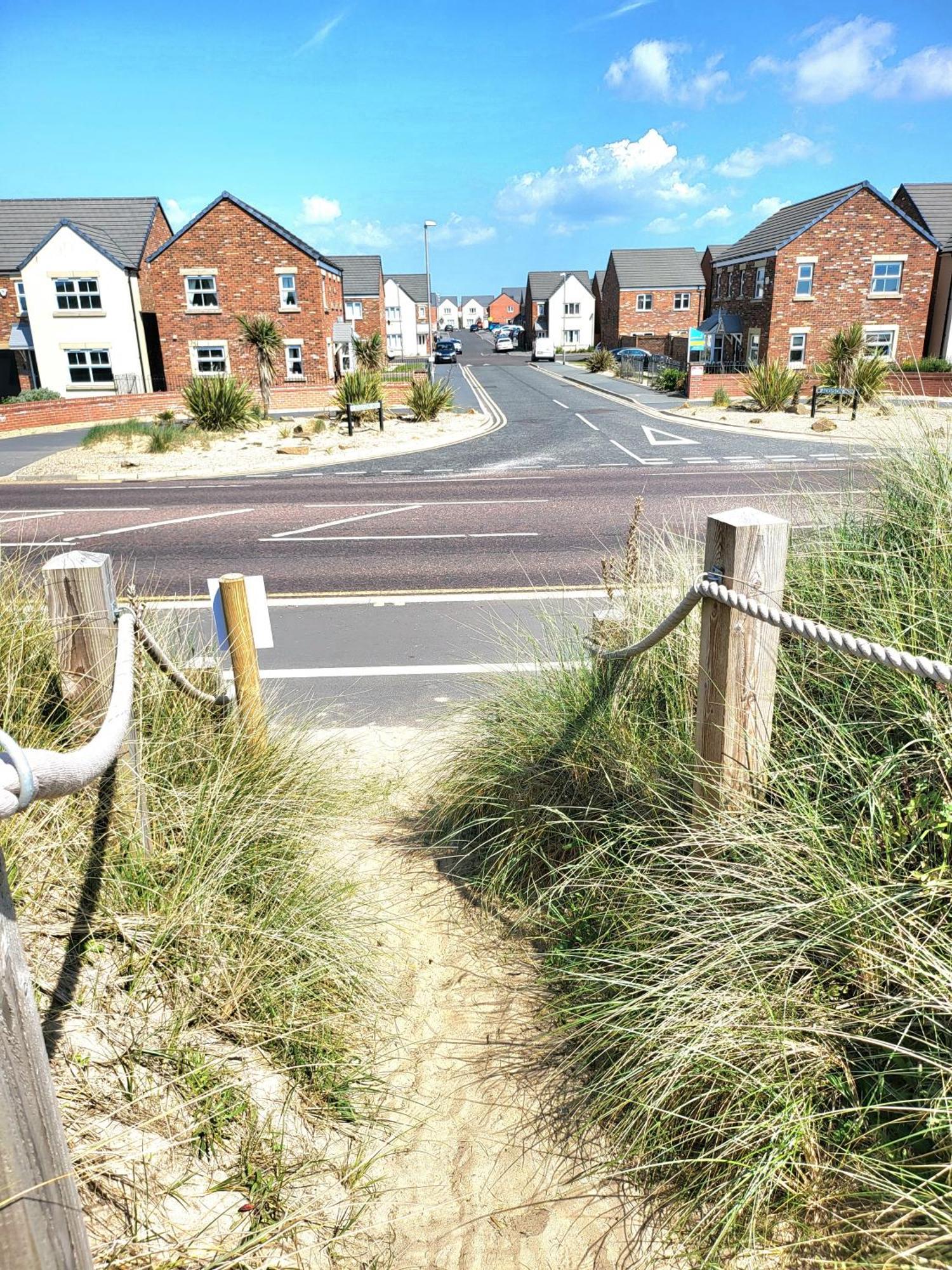 Seaside Beach Themed Home With Garden And Driveway Lytham St Annes Kültér fotó