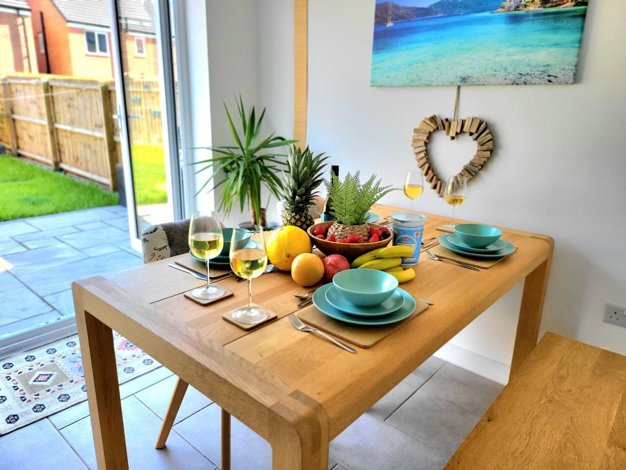 Seaside Beach Themed Home With Garden And Driveway Lytham St Annes Kültér fotó